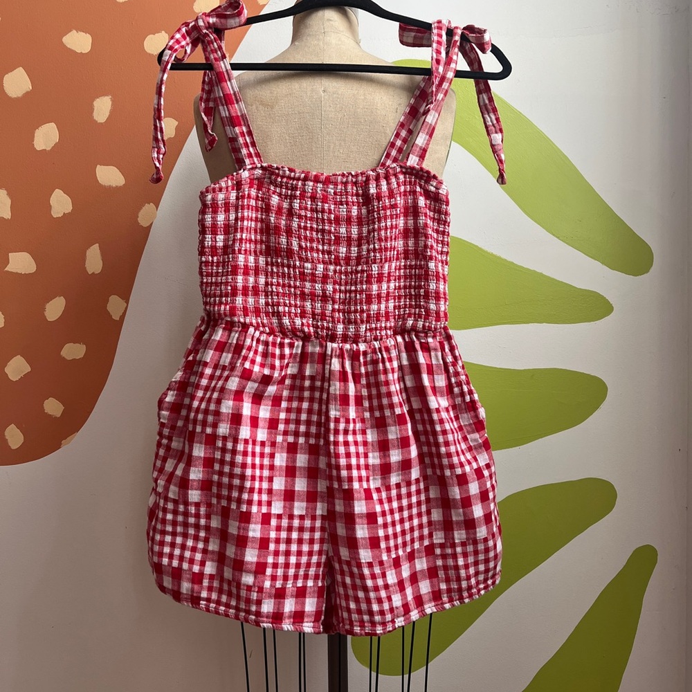Old Navy red gingham romper with pockets! SM
